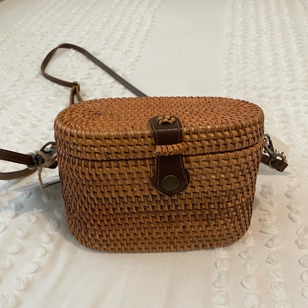 Basket bag never worn and new with tags
